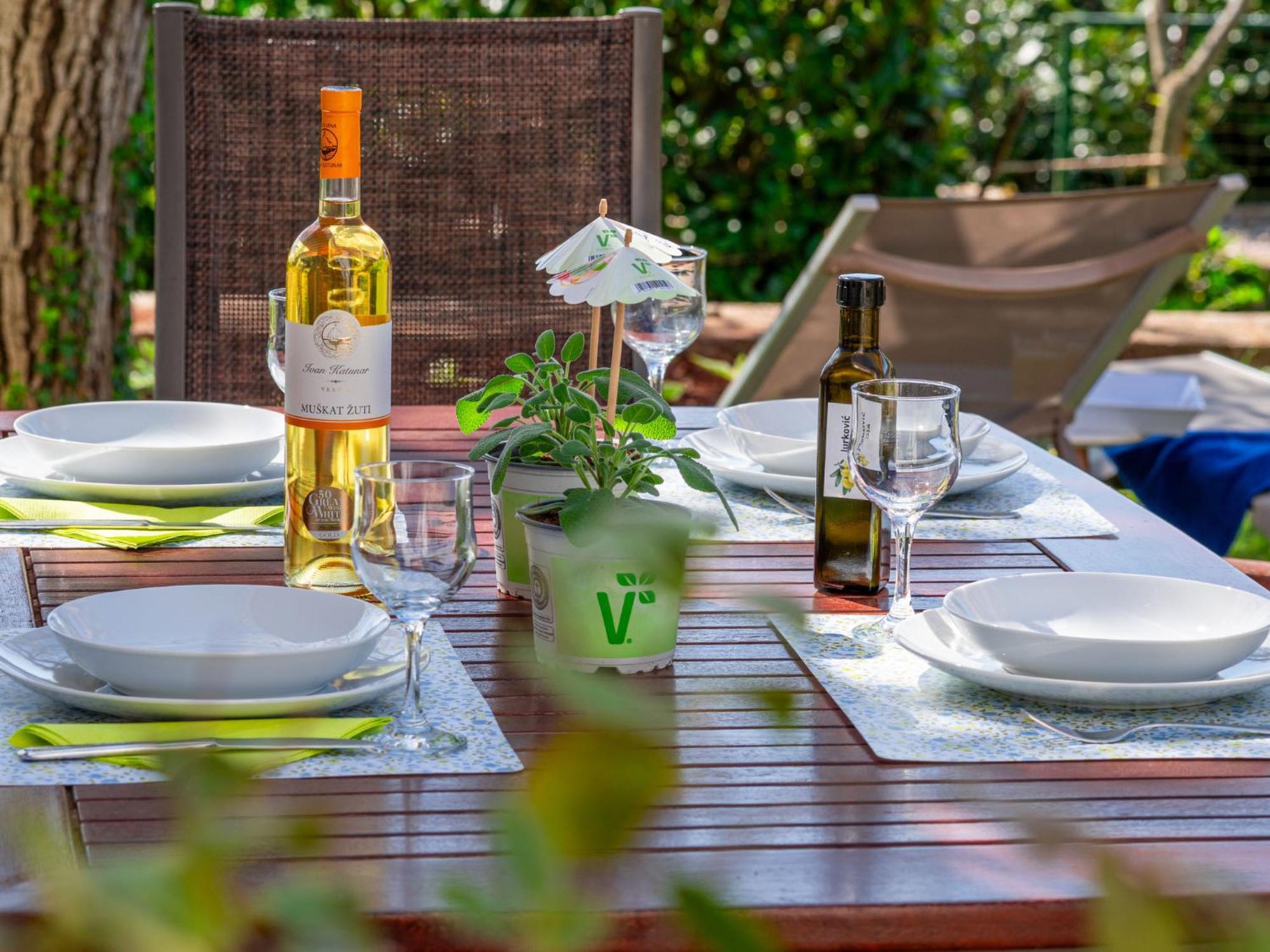 Apartment Jurkovic - Nji100 By Interhome Njivice Εξωτερικό φωτογραφία