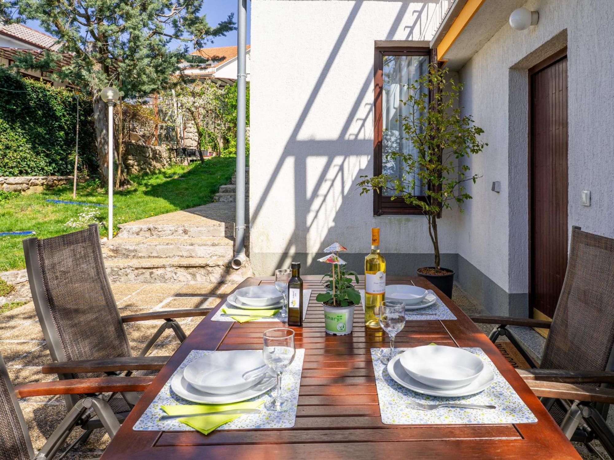Apartment Jurkovic - Nji100 By Interhome Njivice Εξωτερικό φωτογραφία
